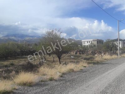 İĞDE'NİN GÖZDE BÖLGESİ FERTEK'TE, ÜNİVERSİTE KARŞISI, KÖŞE PARSEL VİLLALIK ARSA