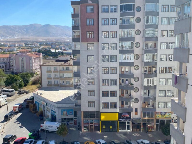 NİĞDE EFENDİBEY'DE, YATIRIMA UYGUN, GÜNEY CEPHELİ GENİŞ 3+1 FIRSAT DAİRE