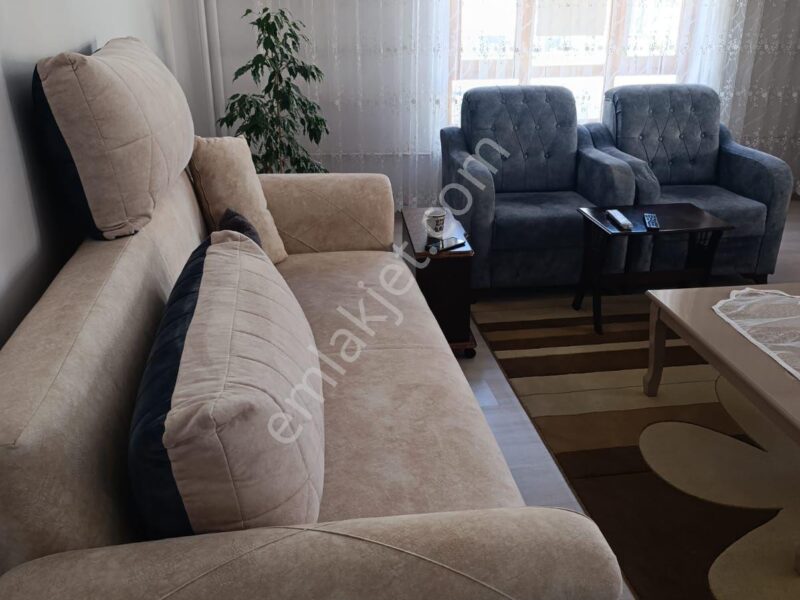 NİĞDE SELÇUK MAHALLESİ'NDE, CADDE ÜZERİ, FIRSAT 3+1 DAİRE