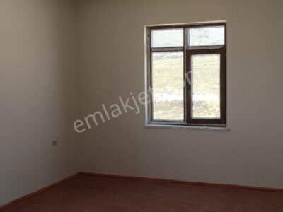 NİĞDE KOYUNLU'DA, 1600 M² BAHÇELİ, 4 DAİRELİ KOMPLE SATILIK SIFIR BİNA