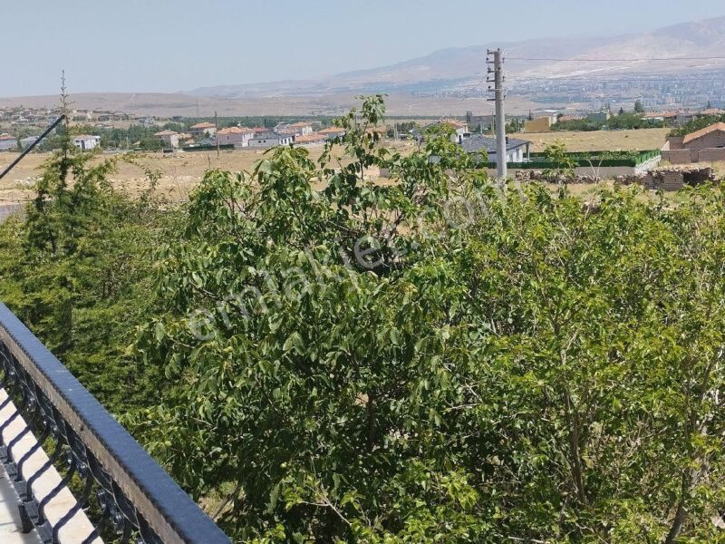 NİĞDE KOYUNLU'DA, 1600 M² BAHÇELİ, 4 DAİRELİ KOMPLE SATILIK SIFIR BİNA