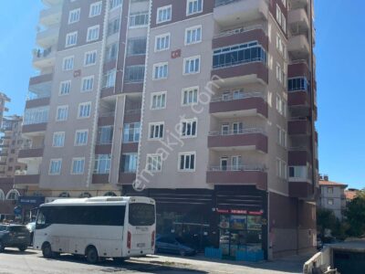 NİĞDE EFENDİBEY'DE, YATIRIMA UYGUN, GÜNEY CEPHELİ GENİŞ 3+1 FIRSAT DAİRE