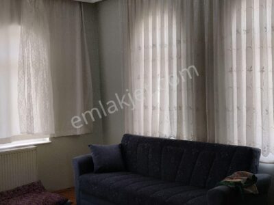 EFENDİBEY MAHALLESİ'NDE, 750 M² ARSA İÇİNDE, MÜSTAKİL TRİPLEKS EV