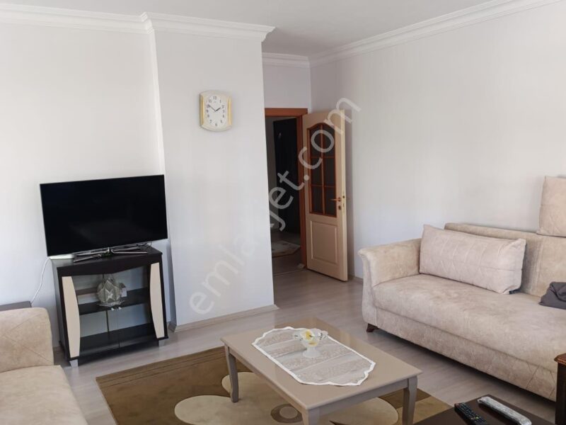 NİĞDE SELÇUK MAHALLESİ'NDE, CADDE ÜZERİ, FIRSAT 3+1 DAİRE