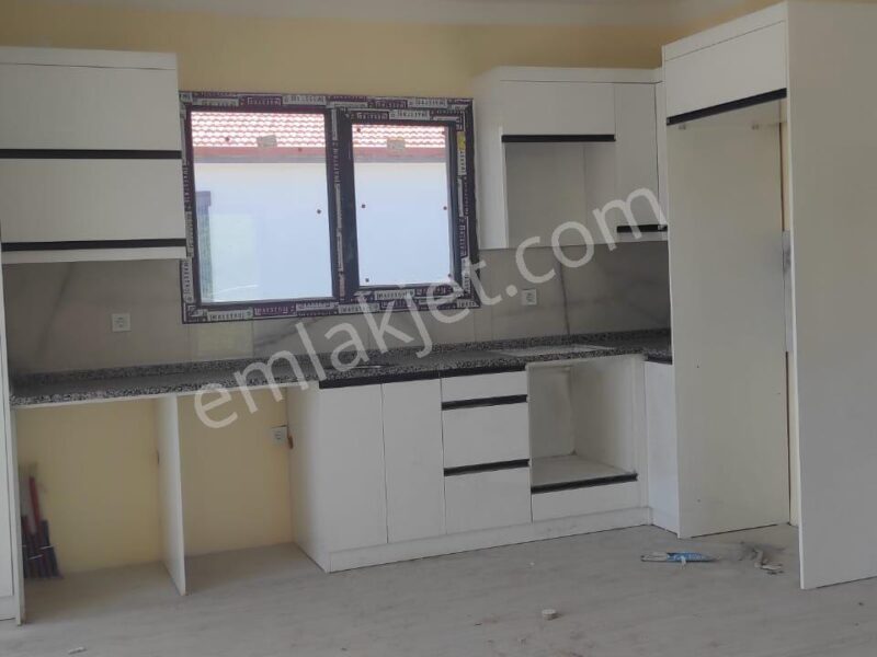 BAHÇELİ ZAFER MAHALLESİ'NDE, 700 M² ARSA İÇİNDE, SIFIR MÜSTAKİL VİLLA