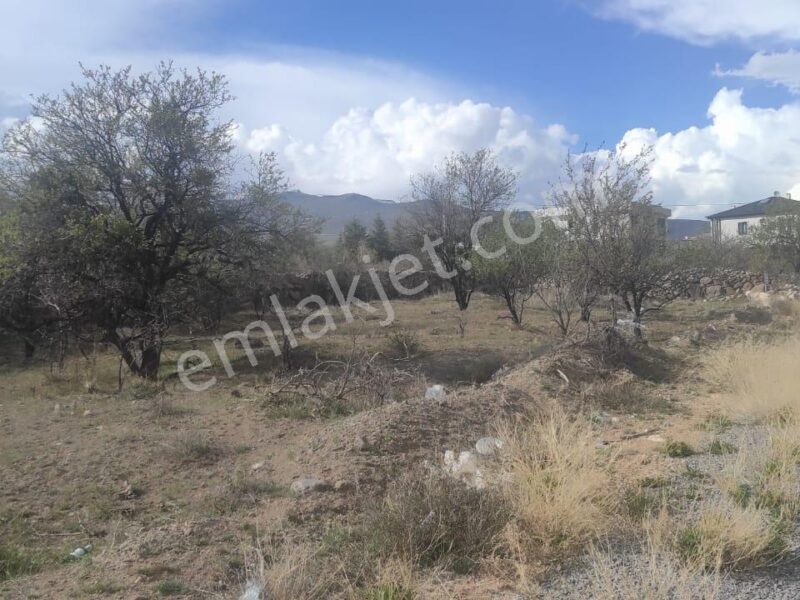 İĞDE'NİN GÖZDE BÖLGESİ FERTEK'TE, ÜNİVERSİTE KARŞISI, KÖŞE PARSEL VİLLALIK ARSA