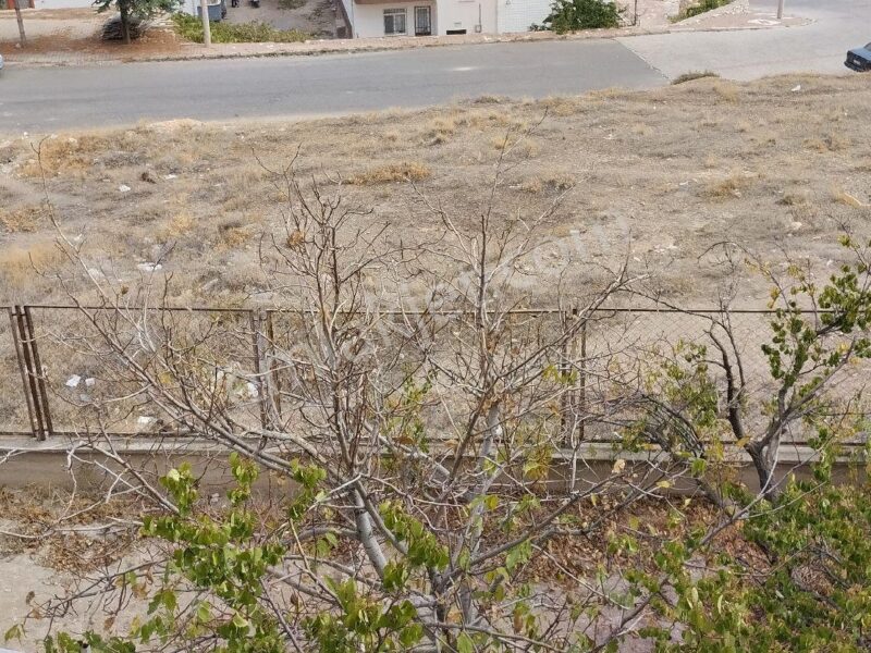 EFENDİBEY MAHALLESİ'NDE, 750 M² ARSA İÇİNDE, MÜSTAKİL TRİPLEKS EV