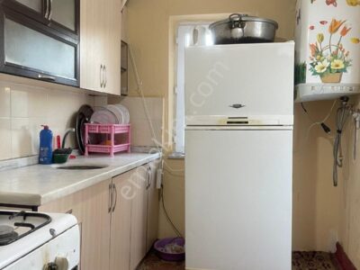 MERKEZİ KONUMDA, BİREYSEL KOMBİLİ, ÖNÜ AÇIK FERAH 2+1 DAİRE