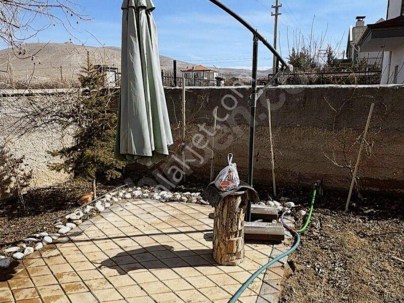 BAHÇELİ ZAFER MAHALLESİ'NDE, 700 M² ARSA İÇİNDE, SIFIR MÜSTAKİL VİLLA