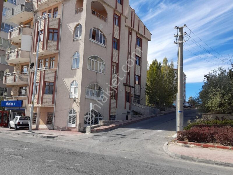 NİĞDE İNÖNÜ MAHALLESİ'NDE, GÜNEŞ ALAN, GENİŞ KULLANIMLI 3+1 DUBLEKS