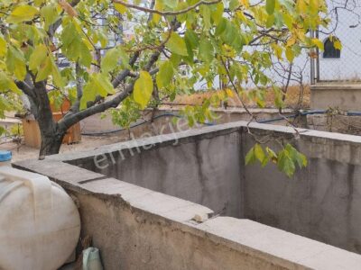 EFENDİBEY MAHALLESİ'NDE, 750 M² ARSA İÇİNDE, MÜSTAKİL TRİPLEKS EV